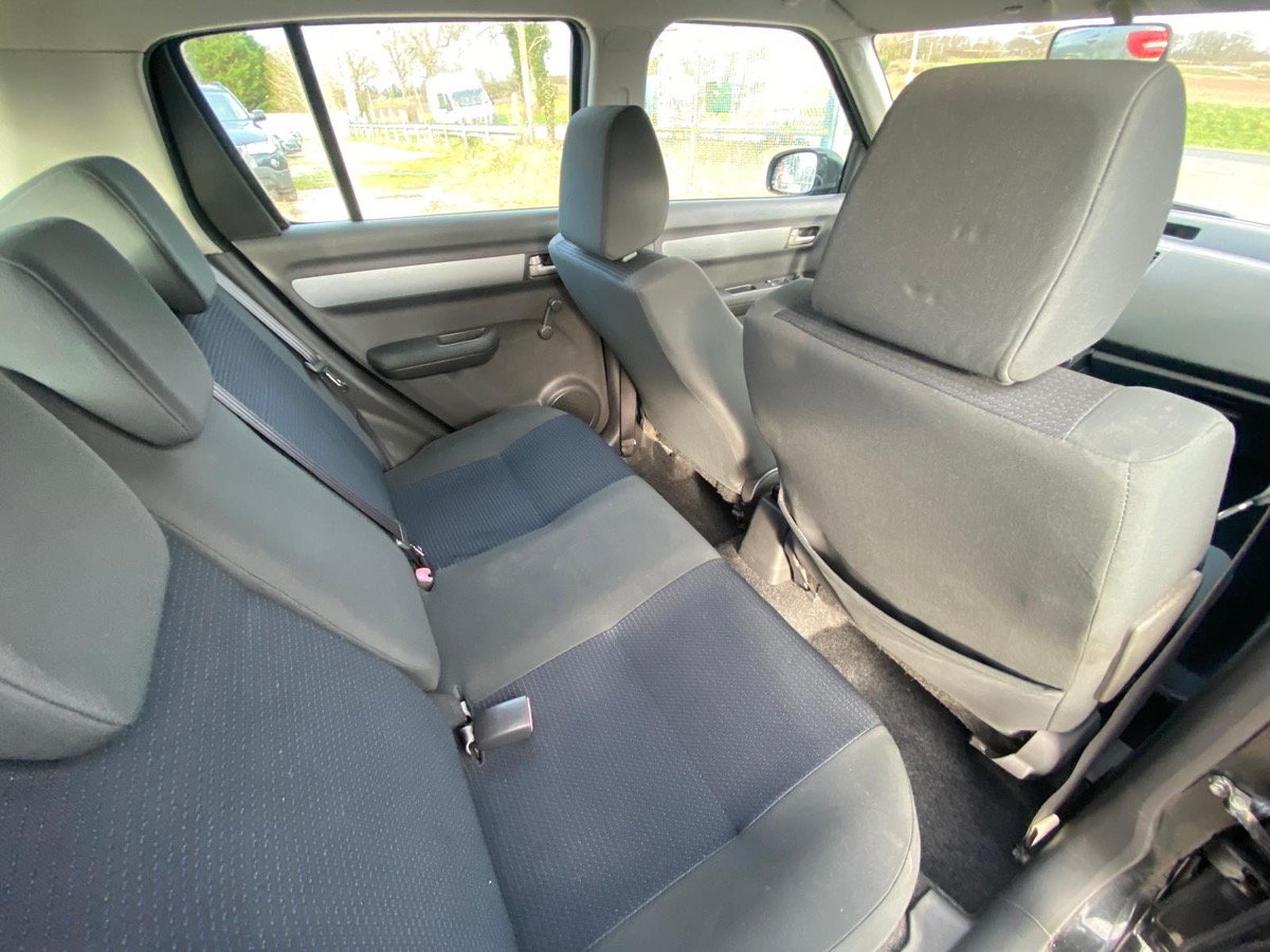 Suzuki Swift 1.3D 75cv 1ere main 107100km