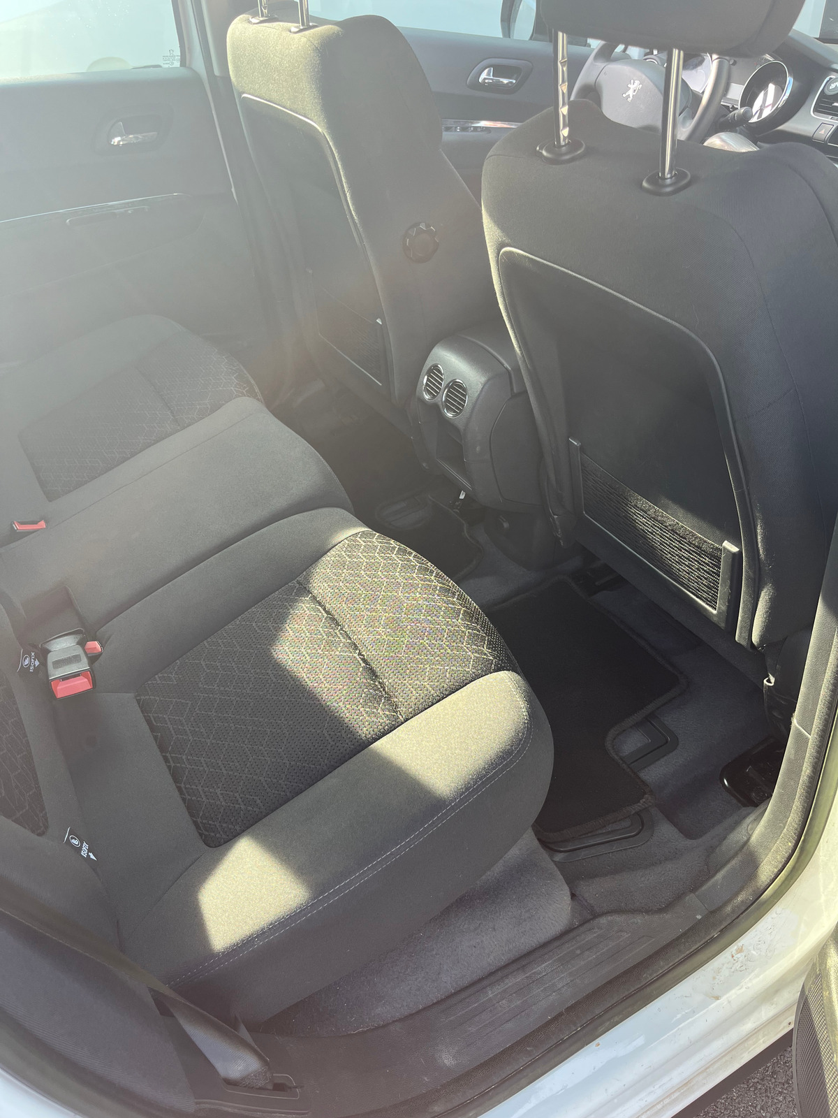 Peugeot 3008 115 ch | Active | Bluetooth | Régulateur de vitesse | Préparation Isofix | Radar recul