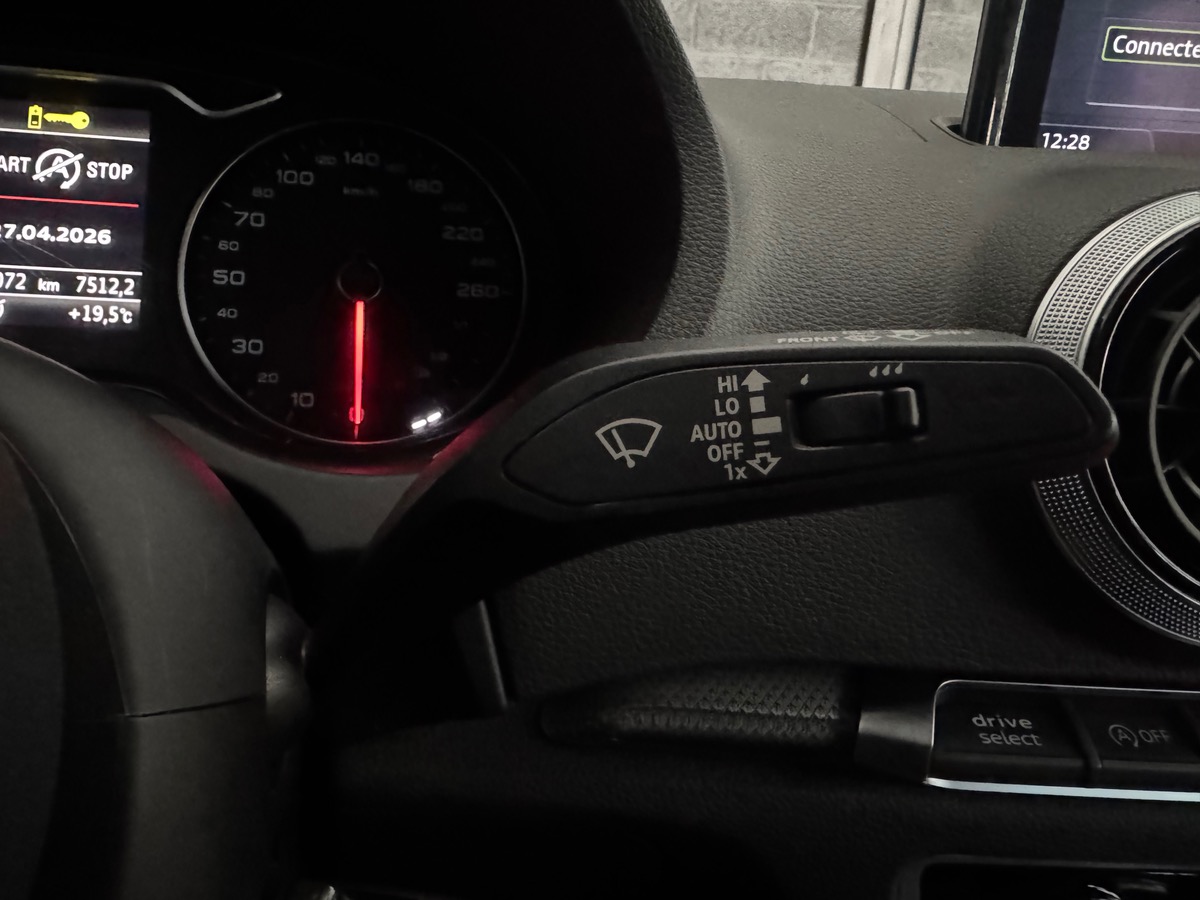 Audi A3 1.6 tdi S tronic / Xénons / Radar de stationnement Av Ar