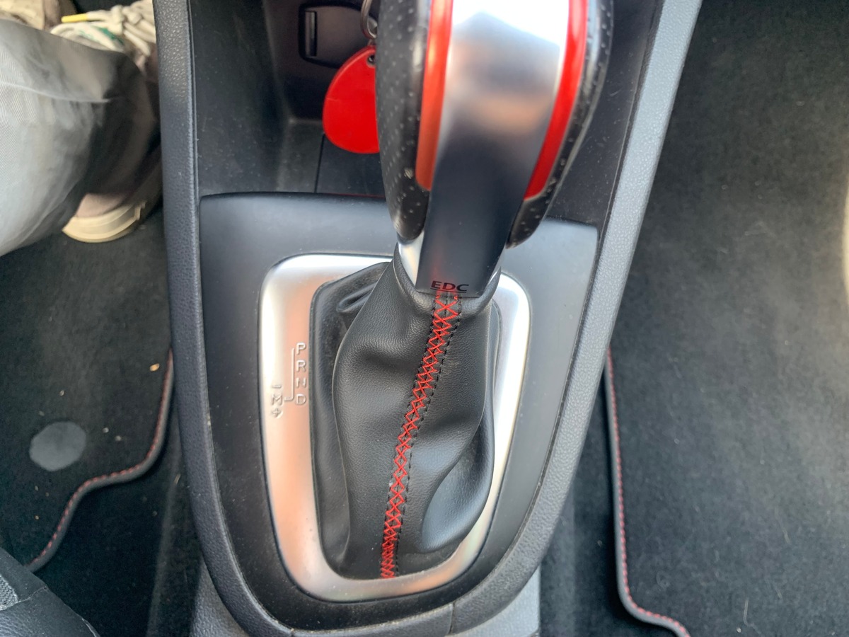 RENAULT Clio IV 200 ch | RS | Caméra recul | Régulateur vitesse | GPS | Bluetooth | Palettes volant