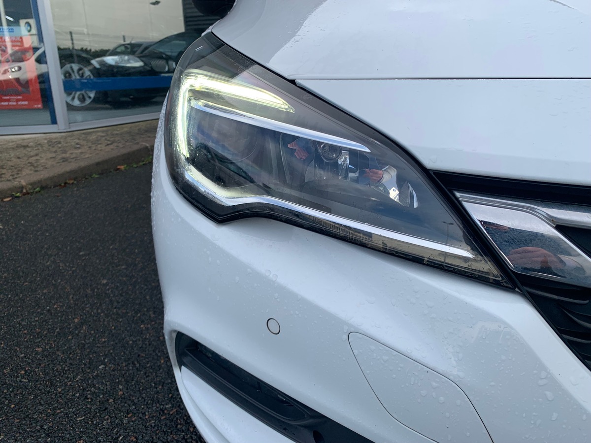 Opel Astra 105 ch | Black Edition | Caméra recul | Régulateur vitesse | Radar de stationnement avant