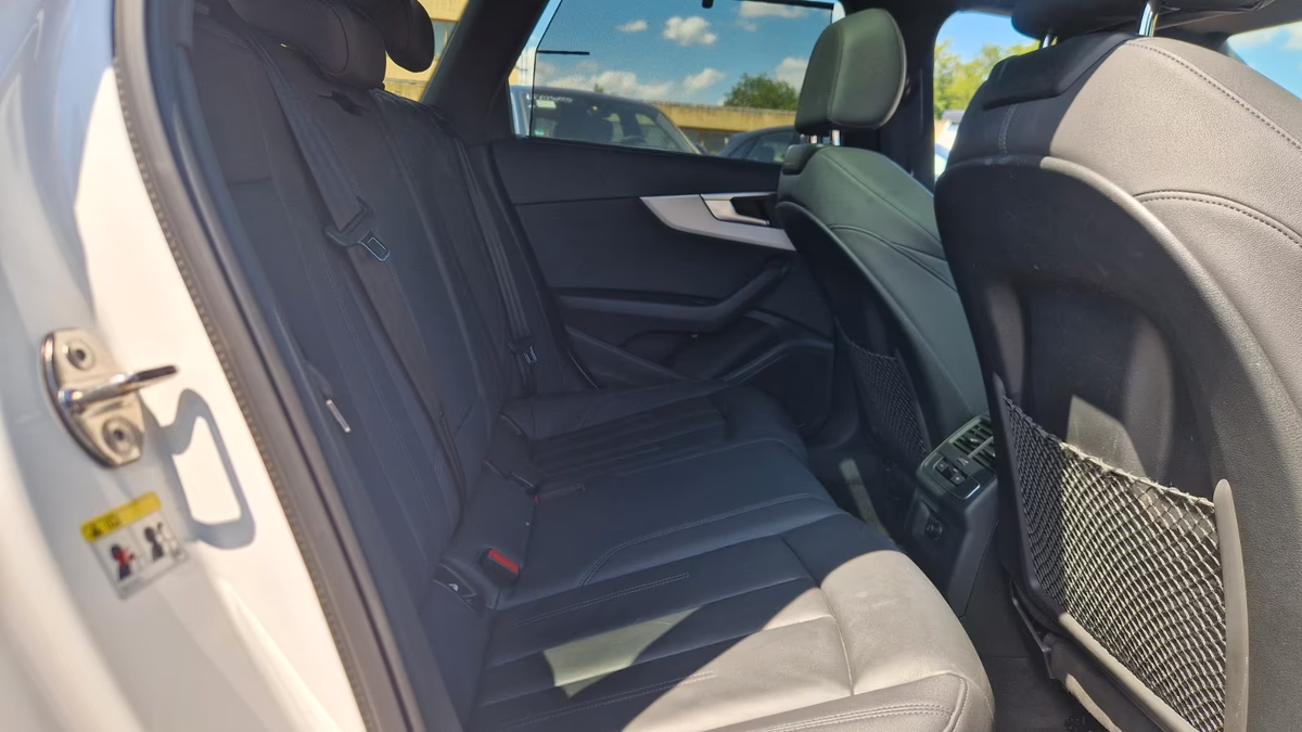 Audi A4 Allroad 40 TDI 204ch Avus quattro S tronic 7/Toit ouvrant/Attelage/Cuir/Caméra