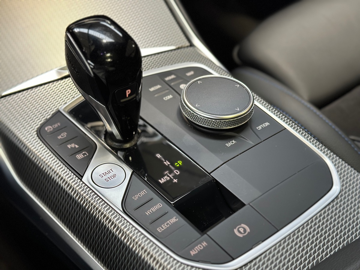 Bmw Série 3 Touring 330e M SPORT 292 cv - 1ère Main Française - Toit ouvrant - Hifi Harman Kardon