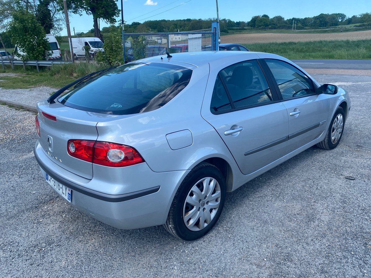 RENAULT Laguna 2.0 dci 150cv faible km 124165km d’origine nous sommes ouvert ce lundi 14 juillet