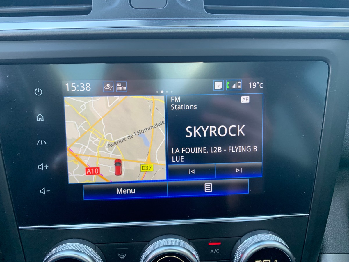 RENAULT Kadjar 150 ch | Black Edition SL | 4WD | Toit Panoramique | Caméra recul | Attelage | BOSE