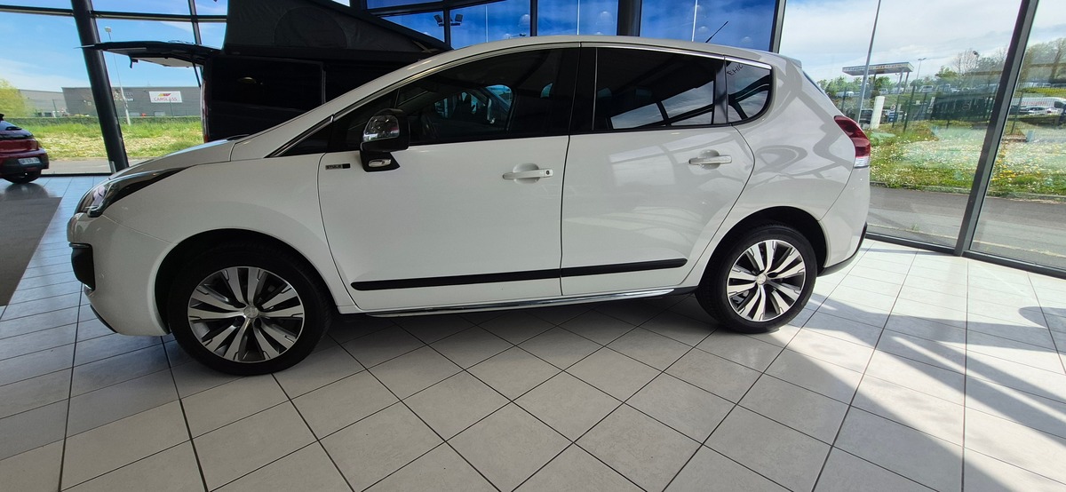 Peugeot 3008 1.2L STYLE  130CV PURETECH S&S