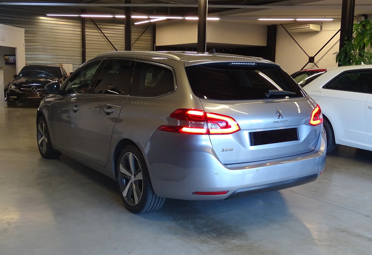 Peugeot 308 SW GENERATION-II SW 130 Ch ALLURE EAT BVA ( DISTRIBUTION OK / CARPLAY )