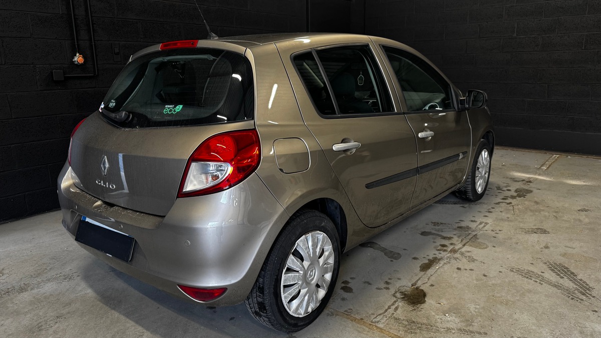 RENAULT Clio III 1.2i 75CH GPL 1ere Main