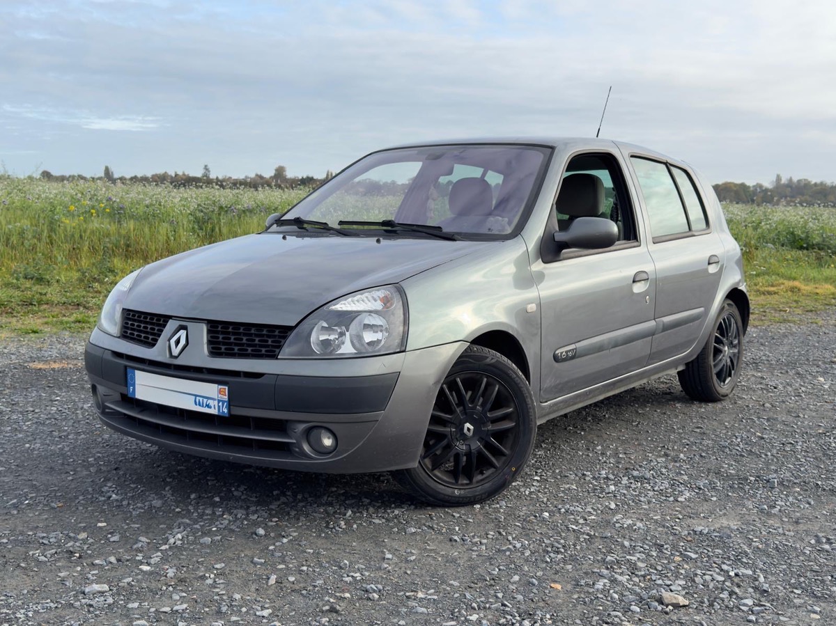 RENAULT Clio 1.6 16V
