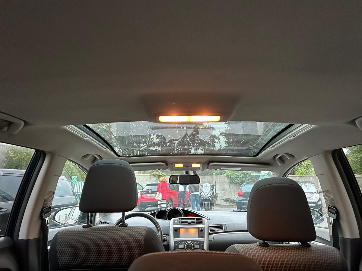 Toyota Verso 112 D-4D 7 place 1er mains