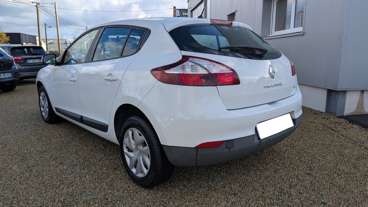 RENAULT Megane III 1.6i 16v 110 Authentique