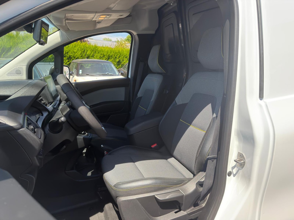 RENAULT Kangoo 1.3 TCE 130ch BVM Caméra / Galerie / Porte latérale