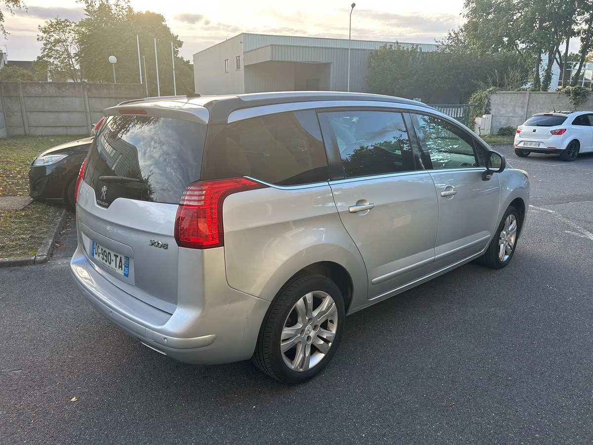 Peugeot 5008 1.6 HDI 115 CV 7 place allure 4X sans frait