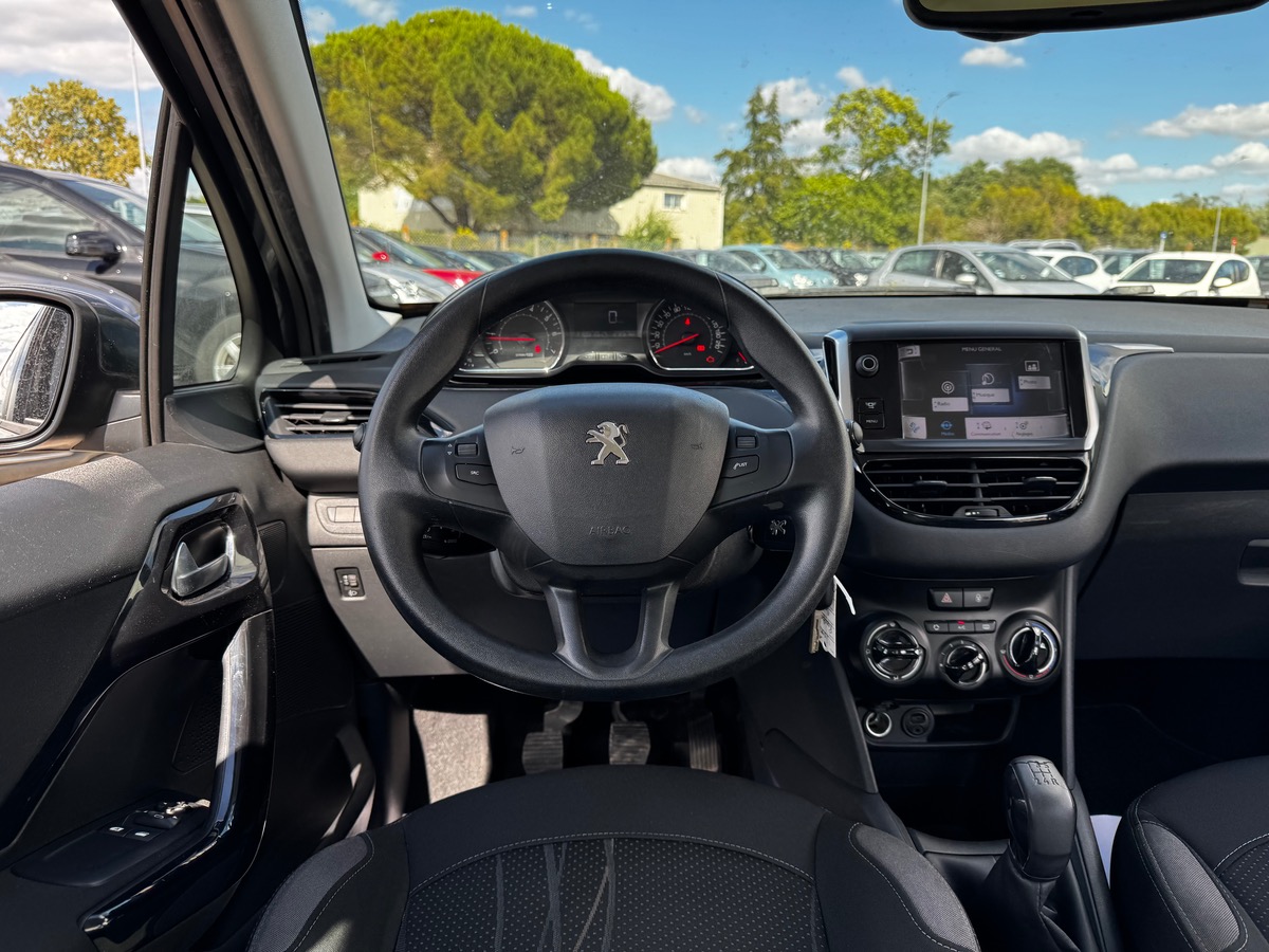 Peugeot 208 1.2 VTi 82 CV BVM5 ALLURE DISTRIBUTION FAITE  / SUIVI CONCESSION