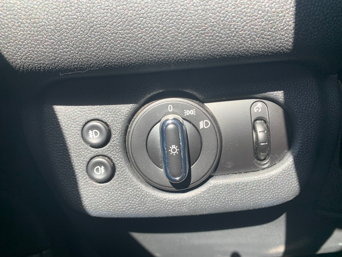 Mini Mini 5 Portes 136 | Cooper | Mode Sport | Sièges chauffants | GPS | Régulateur vitesse | Radars