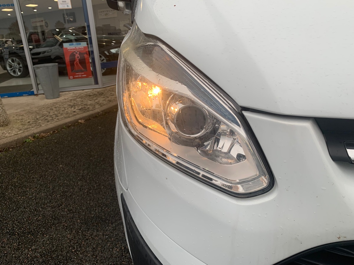 Ford TRANSIT CUSTOM 125 ch | Commandes du système audio au volant | Régulateur/limiteur de vitesse