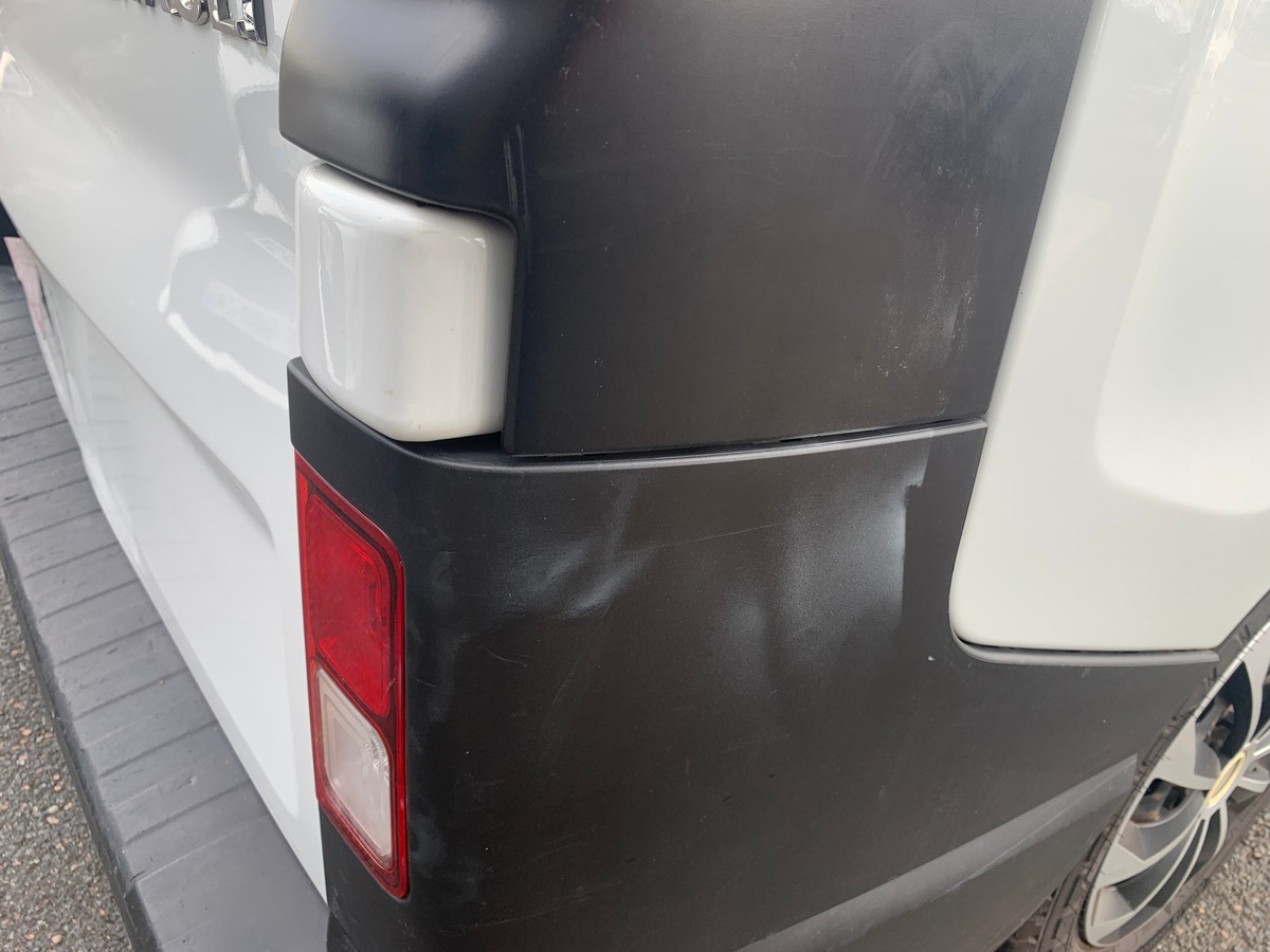 RENAULT Trafic 95 chevaux | 3 Places | Régulateur de vitesse | GPS | Climatisation | Bluetooth