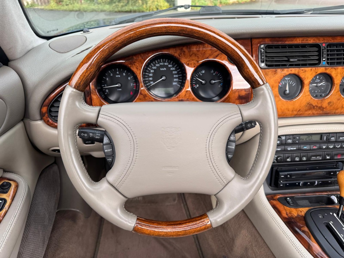 Jaguar XK8 Cabriolet 4.0 V8 285cv - Garantie