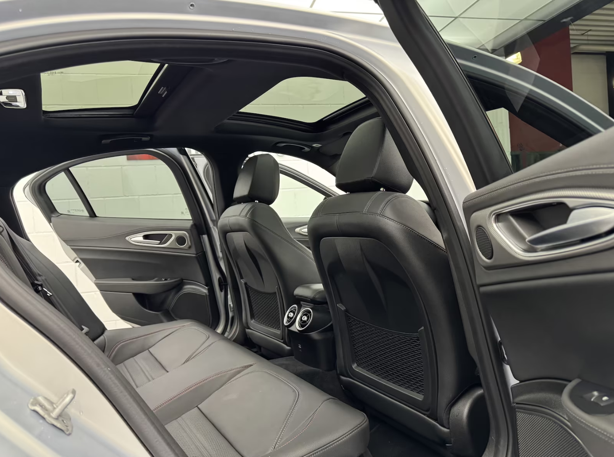 Alfa Romeo Giulia 2.0T 280ch Competizione Q4 AT8/Gris Panarea Mat/Harman-Kardon/Toit ouvrant