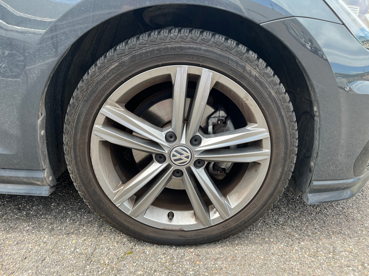 Volkswagen Golf VII 1.5 TSI 150ch DSG7 R-LINE, SUIVI COMPLET VOLKSWAGEN, SIEGES CHAUFFANT