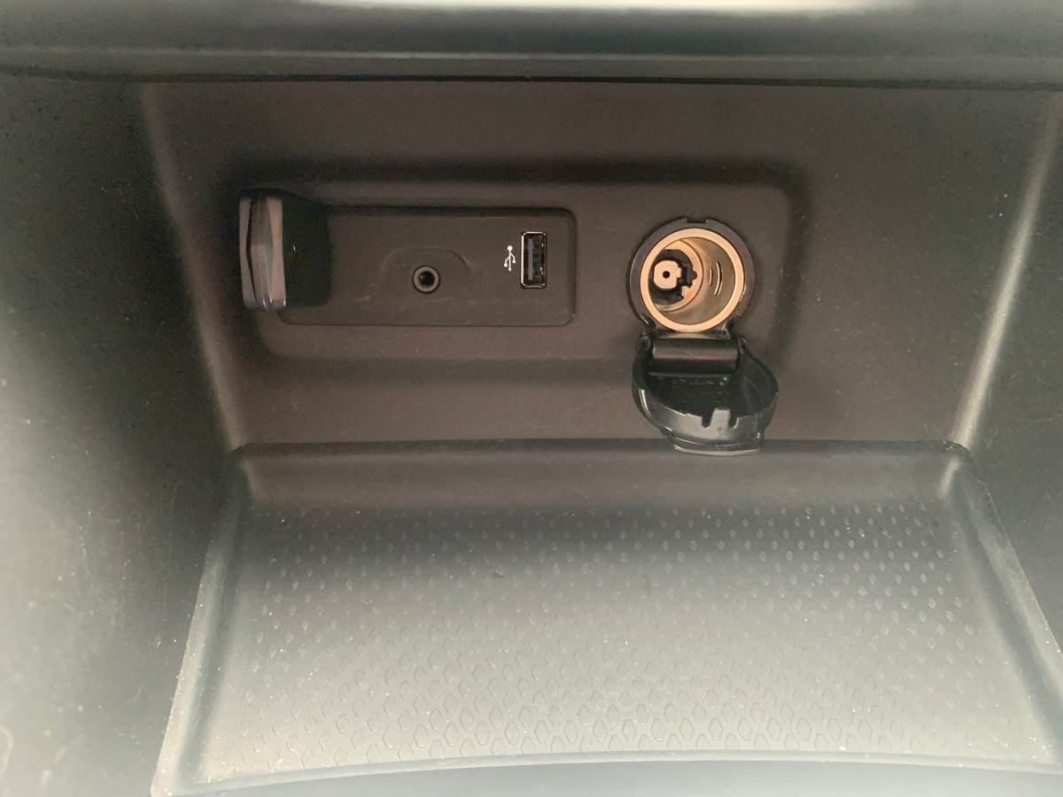 RENAULT Megane IV 100 chevaux | Limited | Caméra de recul | Régulateur de vitesse | GPS | Bluetooth