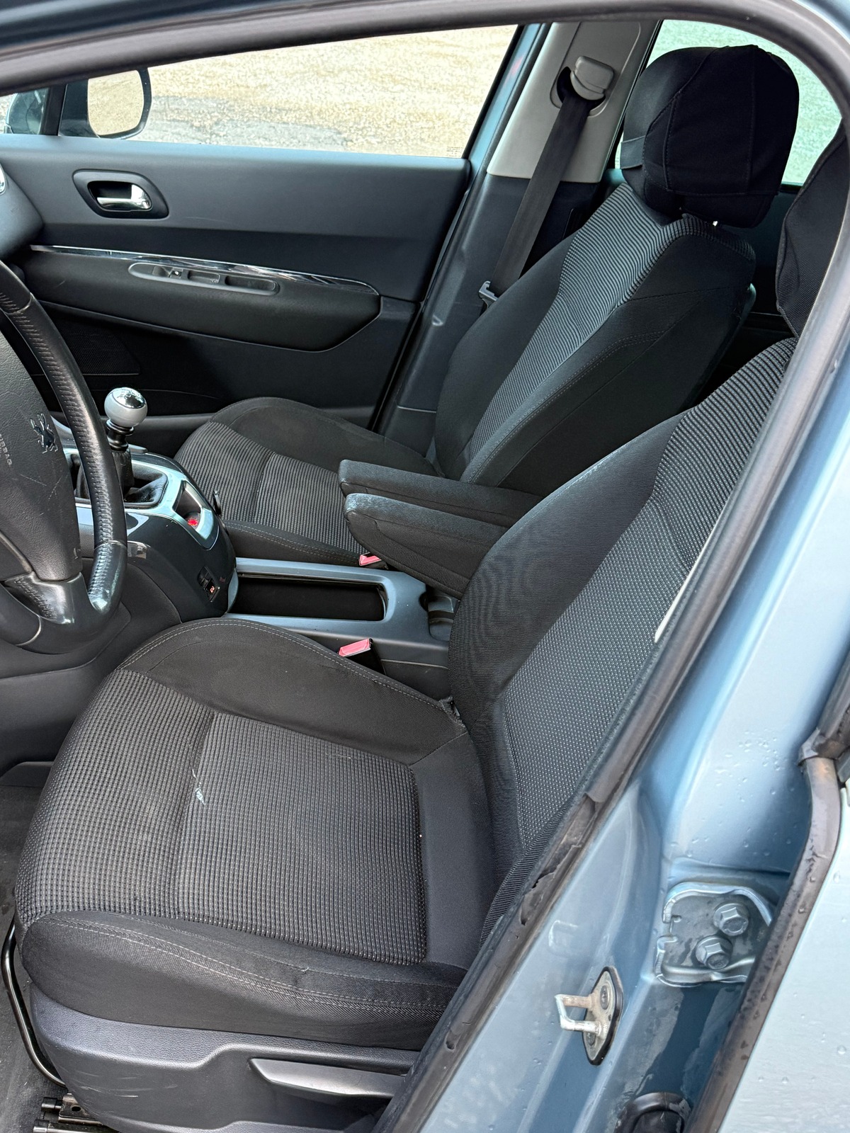 Peugeot 5008 2.0 HDi 16V FAP 150 CH 7 places TOUTES OPTION DISTRIB NEUVE