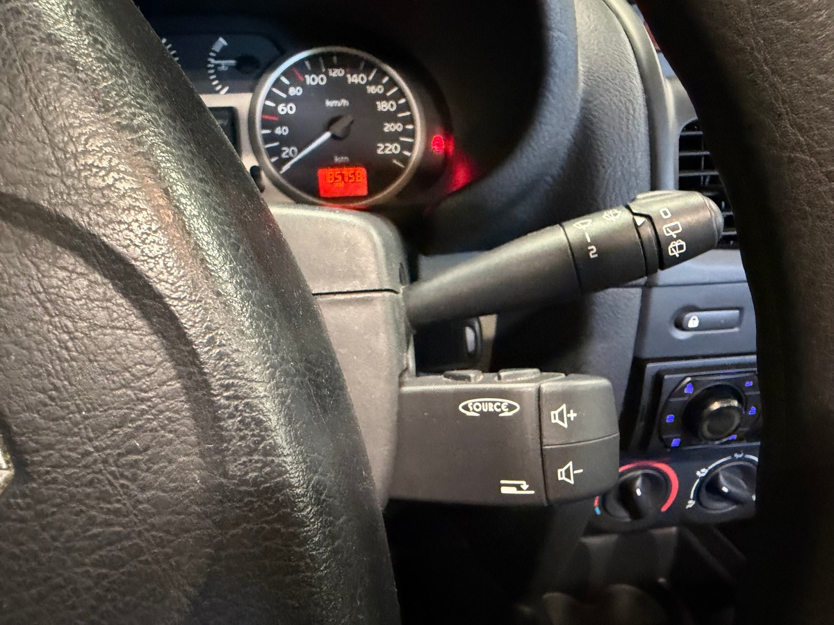 RENAULT Clio 2 1.4 Boite Automatique / Toit Ouvrant