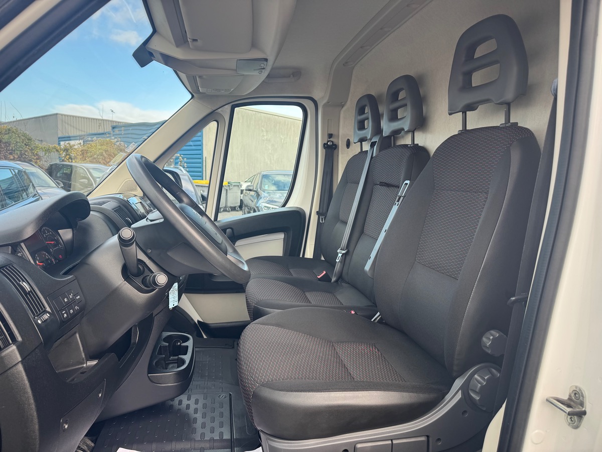 Peugeot Boxer L3H3 2.0 BHDI 130CH PREMIUM PACK + ATTELAGE / PRIX TTC / 12500€ HT