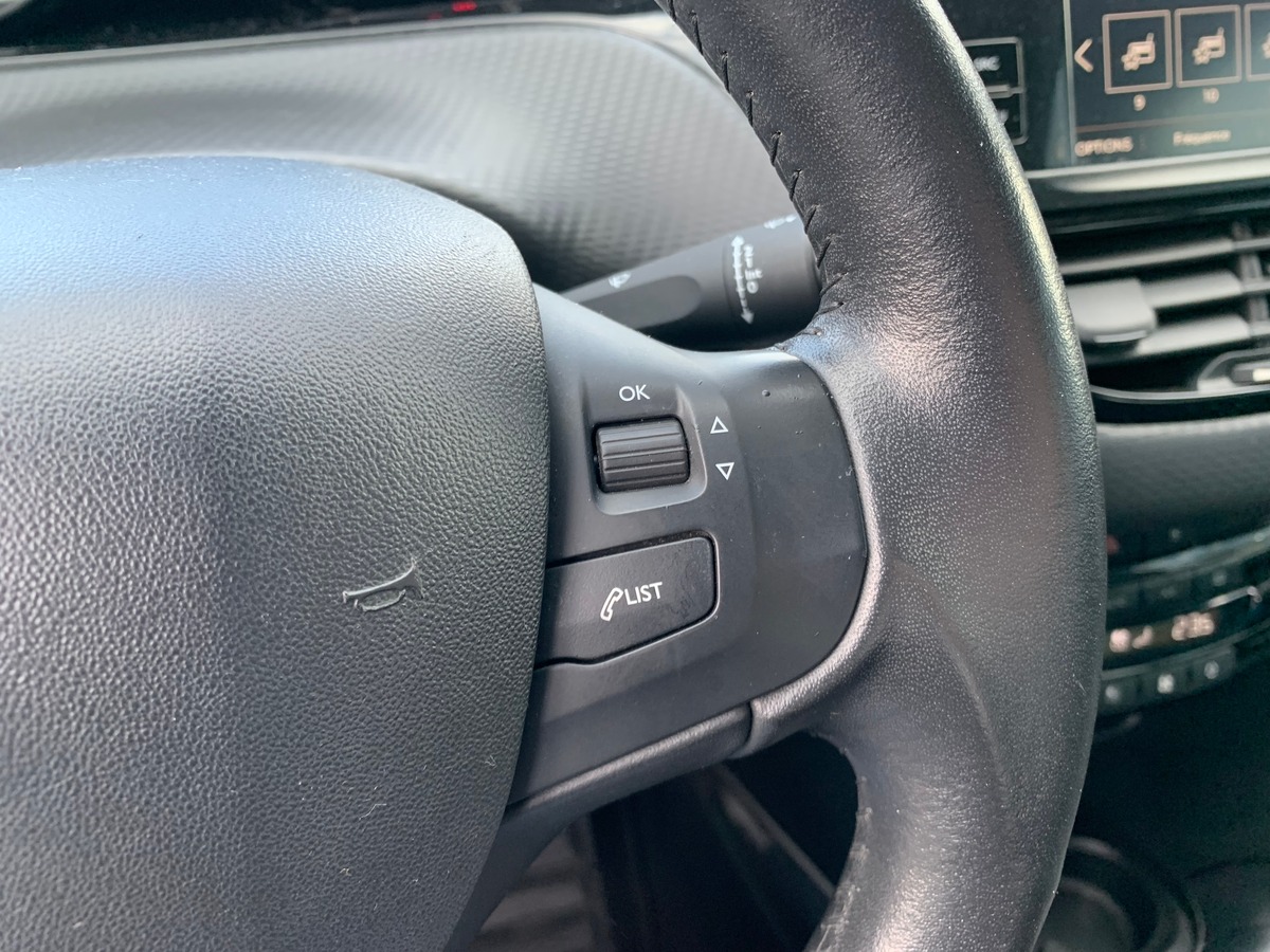 Peugeot 2008 82 ch | Active | Apple car play Android auto | Régulateur de vitesse | Pack Urbain