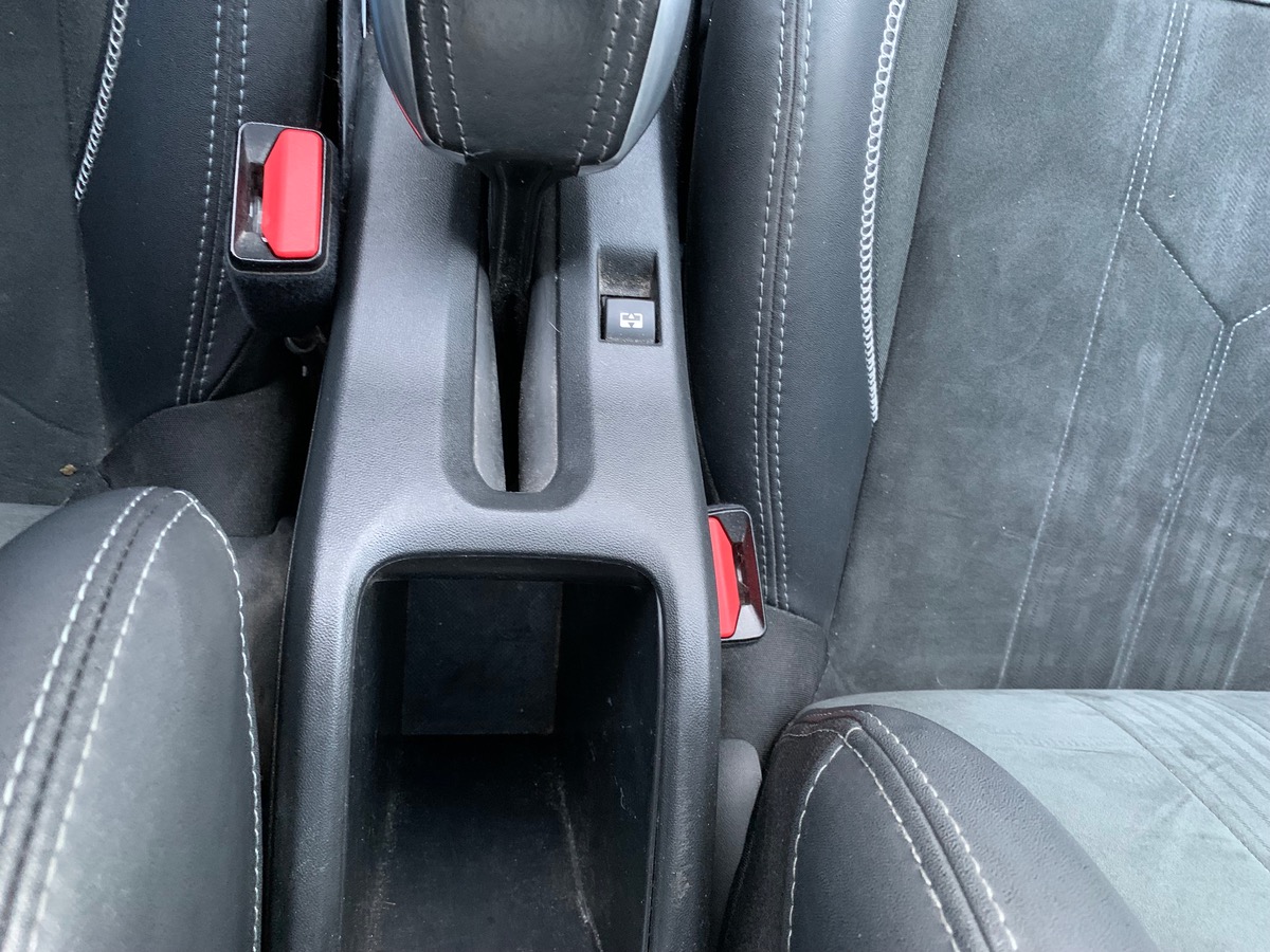 Peugeot 2008 120 ch | Crossway | Caméra de recul | Toit panoramique | GPS | Grip control