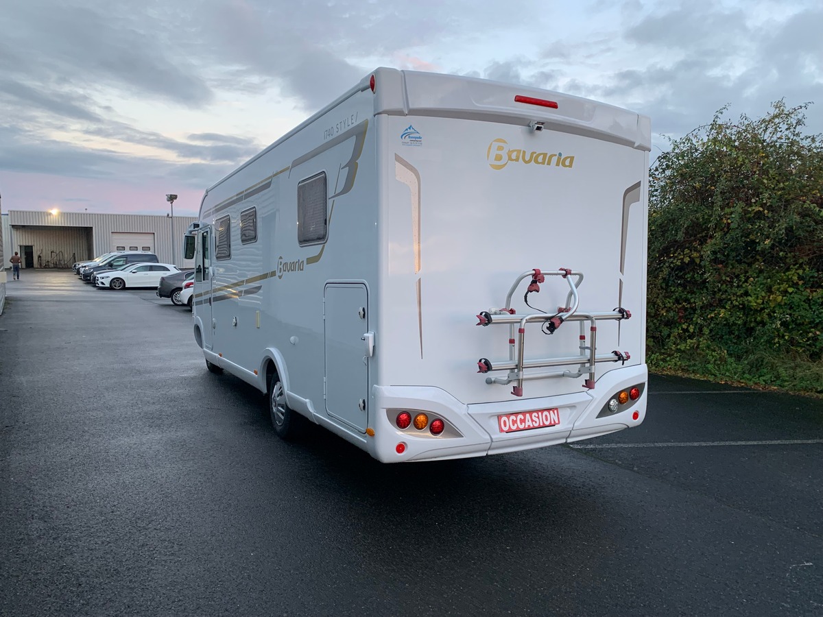 Fiat FIAT Bavaria intégrale i 740 style 130 | 4 couchages | Options Suspensions pneumatiques à l'arriére et Climatisation arriére