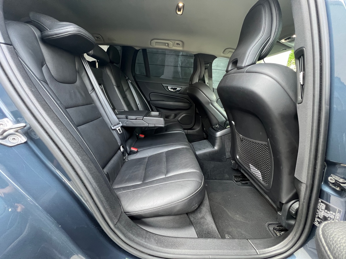 Volvo V60 II Inscription T8 2.0 Ti 16V 392 Plug in Hybrid AWD Geartronic8 303 cv