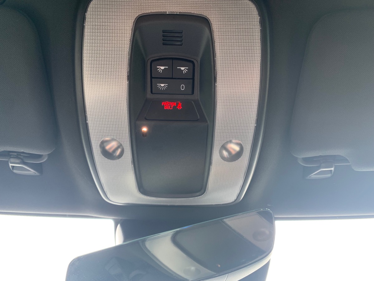 Volvo S60 150 ch | R-design | Attelage amovible | Régulateur vitesse | Radar stationnement arriére