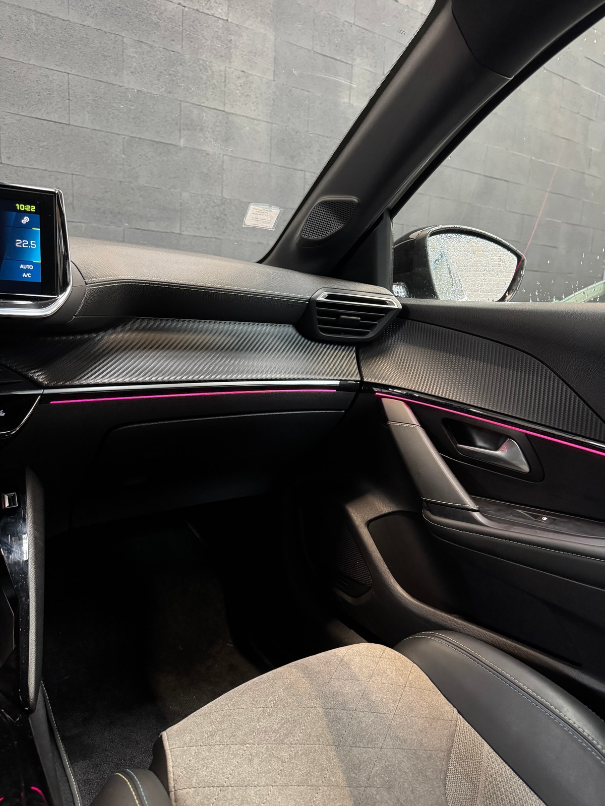 Peugeot 208 e-208 136ch GT