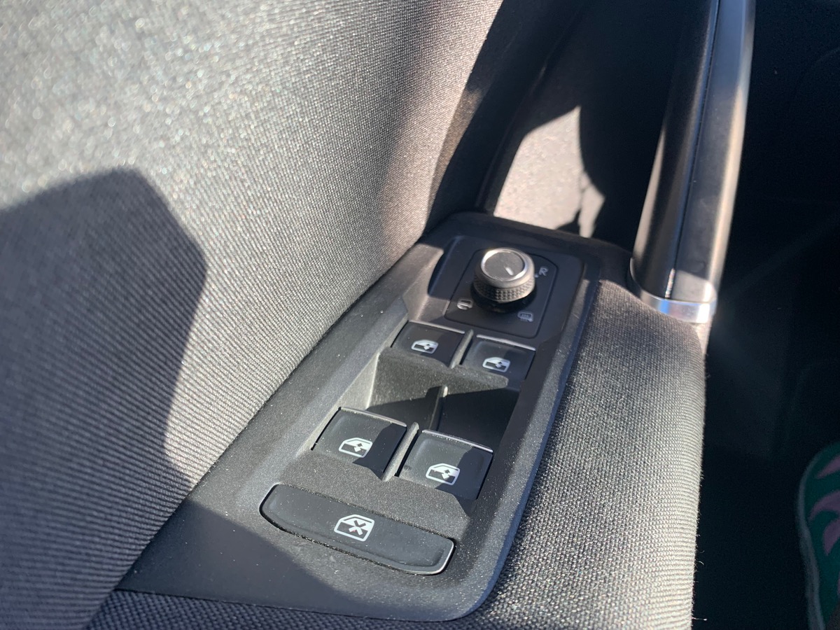 Volkswagen Touran 110 ch | 7 Places | Attelage | GPS | Radar de Stationnement Avant et Arriére