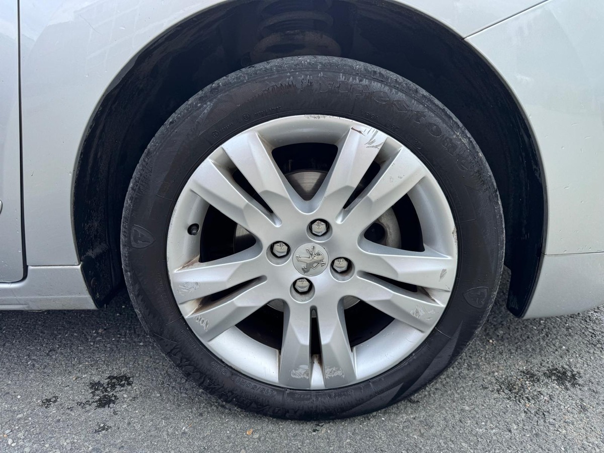 Peugeot 5008 1.6 hdi 110cv 7 places Allure - Garantie