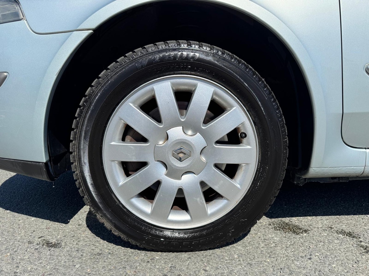 RENAULT Laguna 2.0 IDE 140 - BREAK PRIVILEGE - DISTRIBUTION NEUVE - GARANTIE