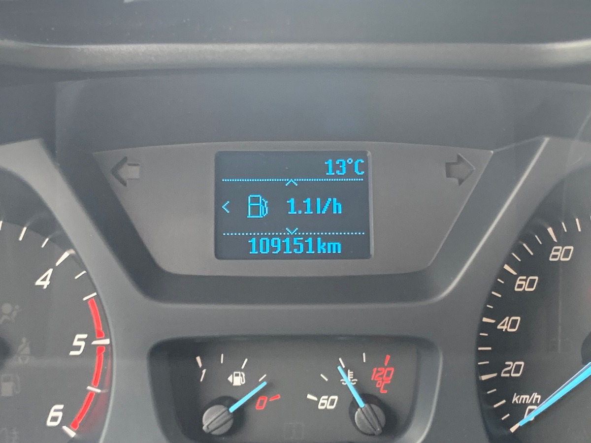 Ford TRANSIT 130 ch | Attelage | Régulateur de vitesse | Bluetooth | Plancher bois et latérale