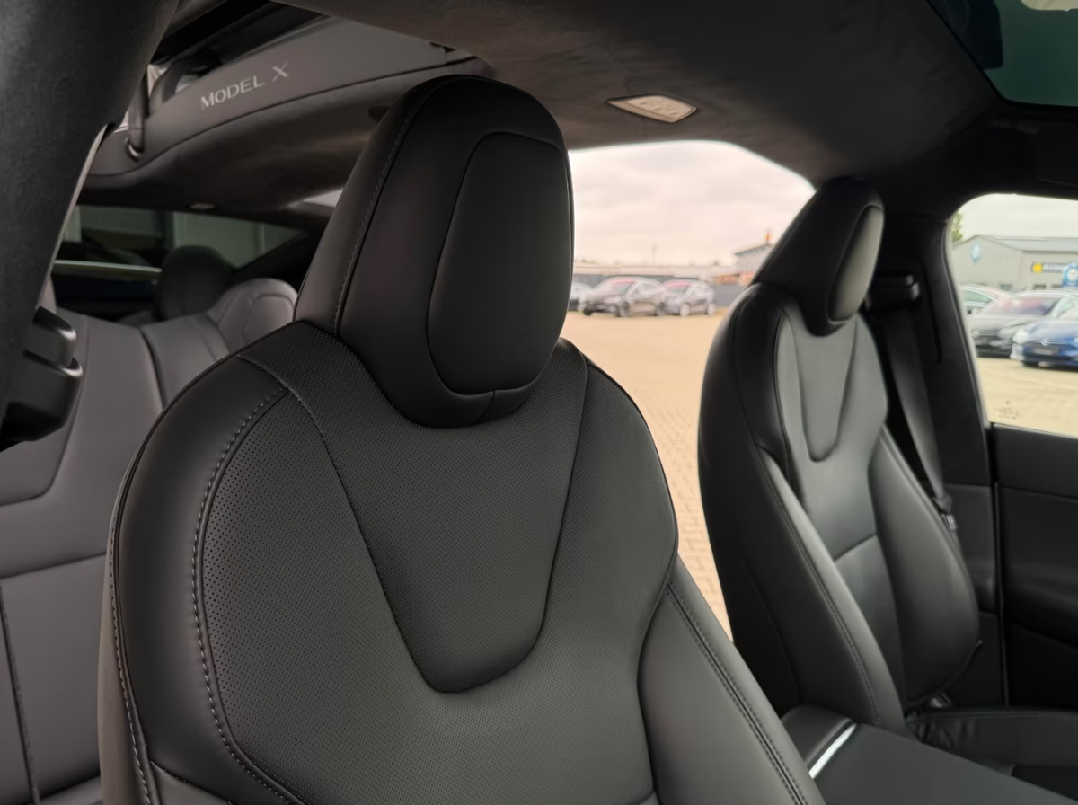 Tesla Model X Dual Motor Palladium/7 places/Pilote Automatique Amélioré/Attelage/TVA