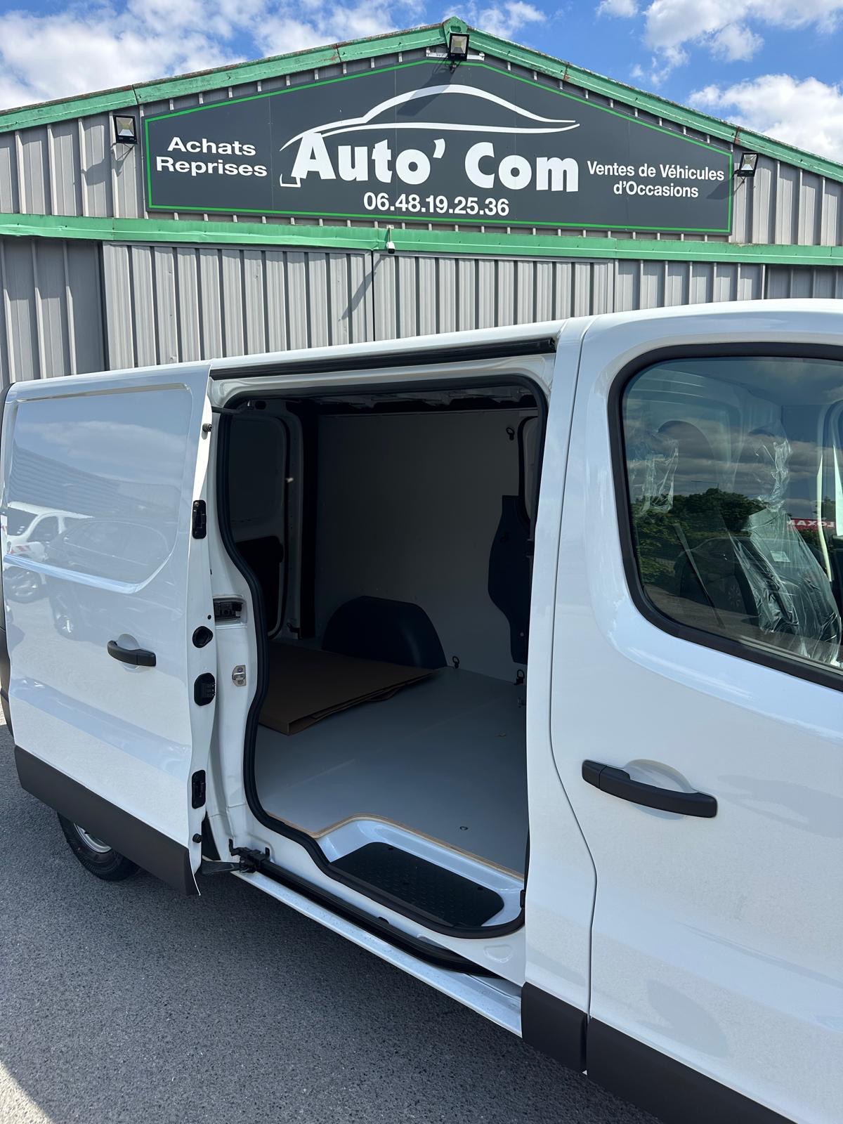 RENAULT Trafic L2H1 2.3 DCI 130CH GRAND CONFORT + ATTELAGE