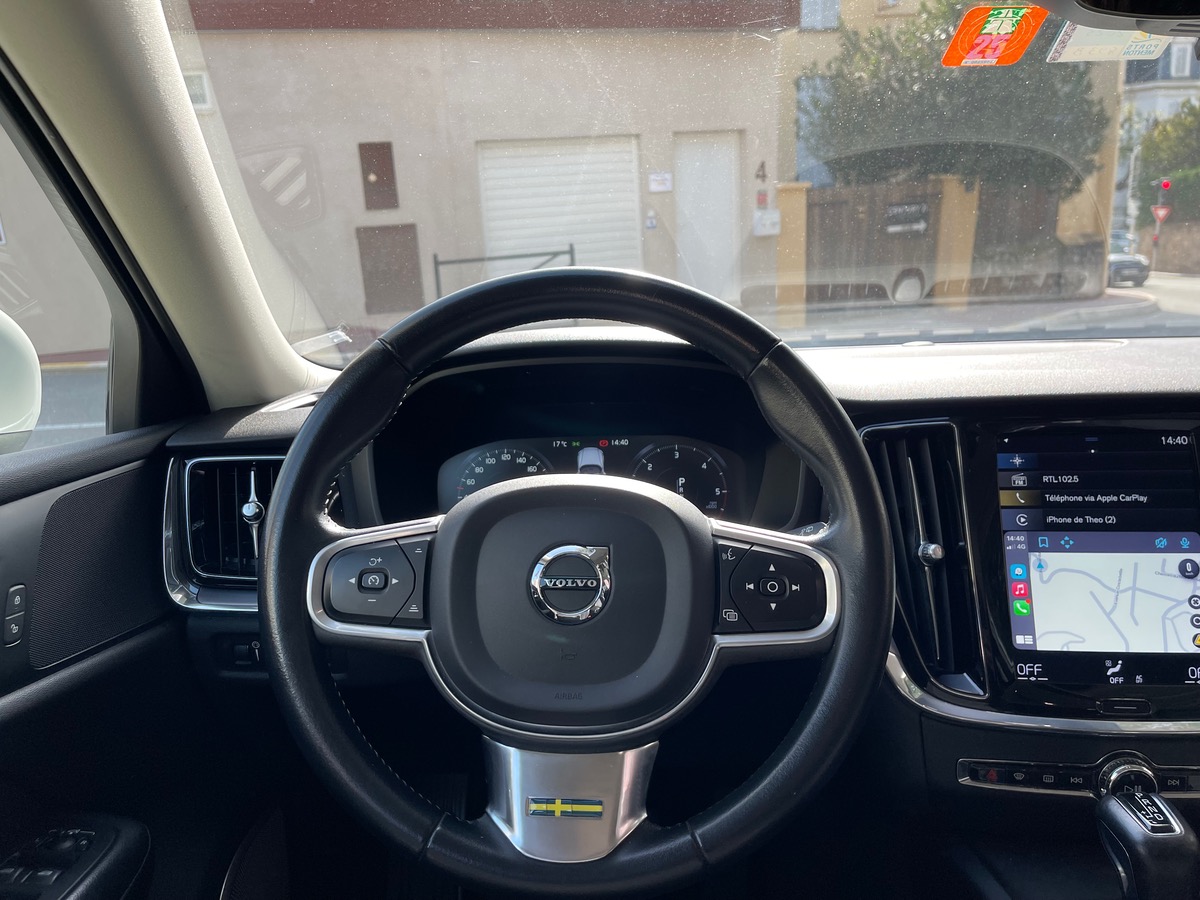 Volvo V60 2.0 D4 190 CV / Phase 2 / Business / Caméra / CarPlay / Jantes
