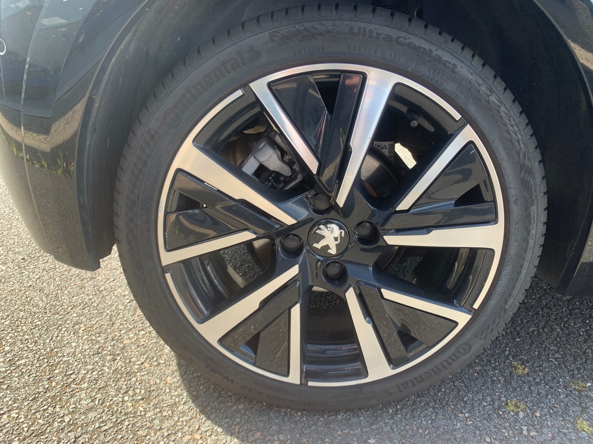 Peugeot 208 100 chevaux | GT | Apple car Play Android Auto | Caméra de recul | Régulateur vitesse
