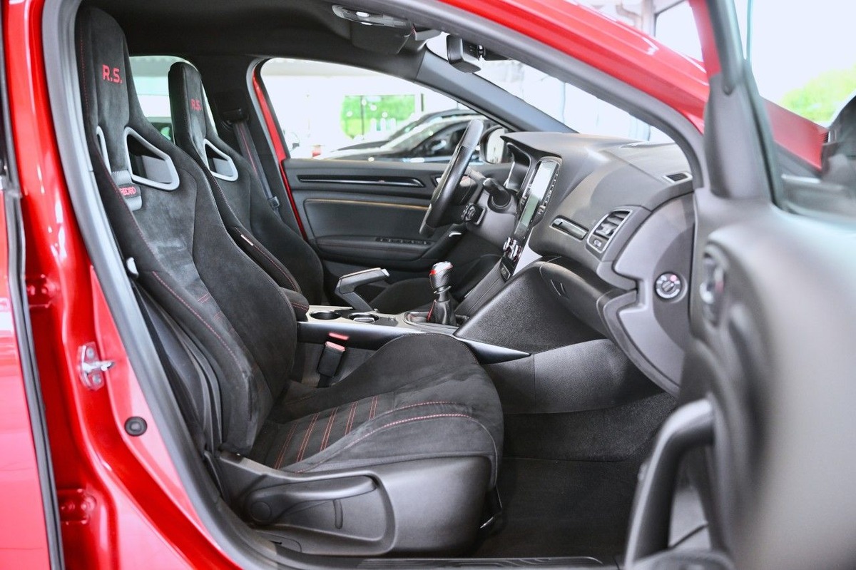 RENAULT Megane IV 1.8 T 300ch RS Trophy