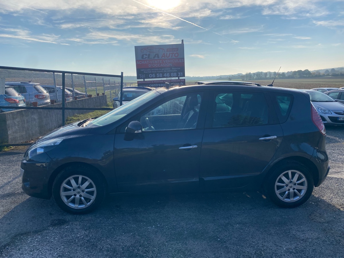 RENAULT Scenic III 1.9 dci 130cv 1ère main