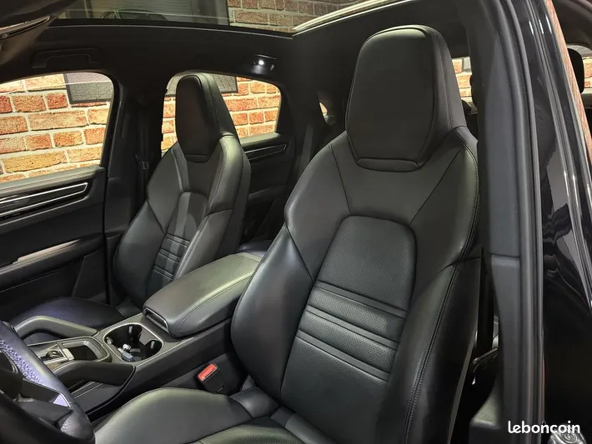 Porsche Cayenne Coupé 3.0 V6 E-HYBRID 462cv