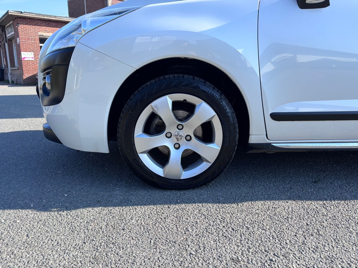 Peugeot 3008 1.6 HDi Style - Attelage - Révisé - Garantie