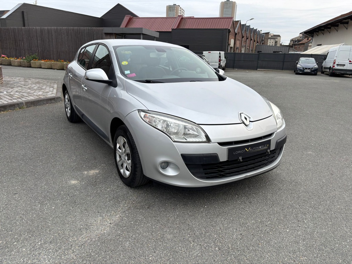 RENAULT Megane III 1.6 E85 110 Expression - Révisée - Garantie