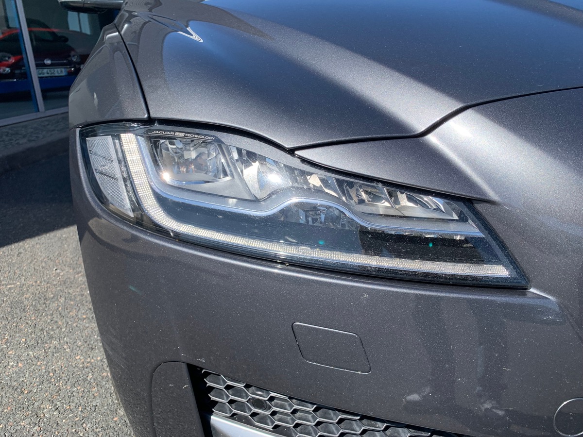 Jaguar XF Sportbrake 240 ch | R Sport | AWD | Toit panoramique | Caméra de recul | Apple car play