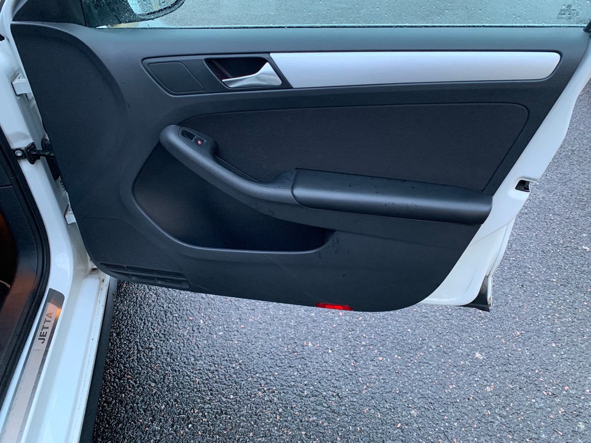 Volkswagen Jetta 170 ch | Carat | Régulateur vitesse | Radars stationnement | GPS | Kit mains libres