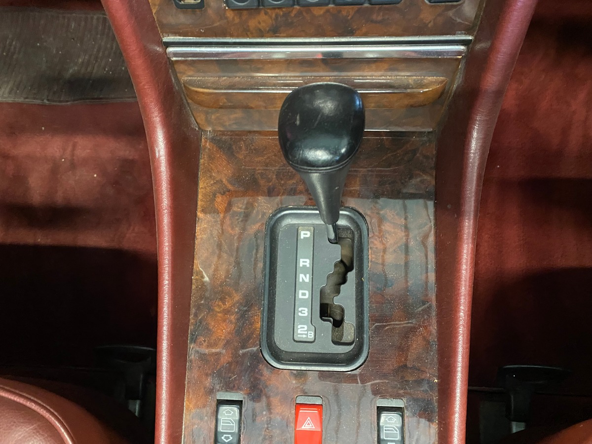 Mercedes-Benz Classe SL 560 v8 cabriolet w 107